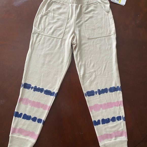 Jessica Simpson joggers - Picture 3 of 9